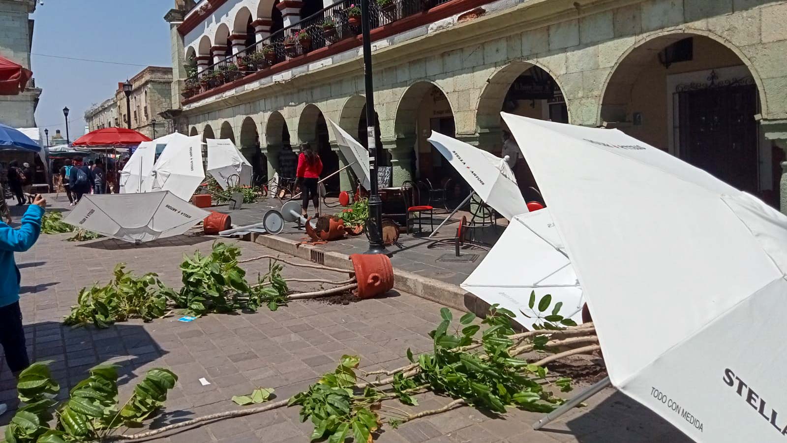 Autoridades anteponen el diálogo durante protestas de normalistas en Oaxaca