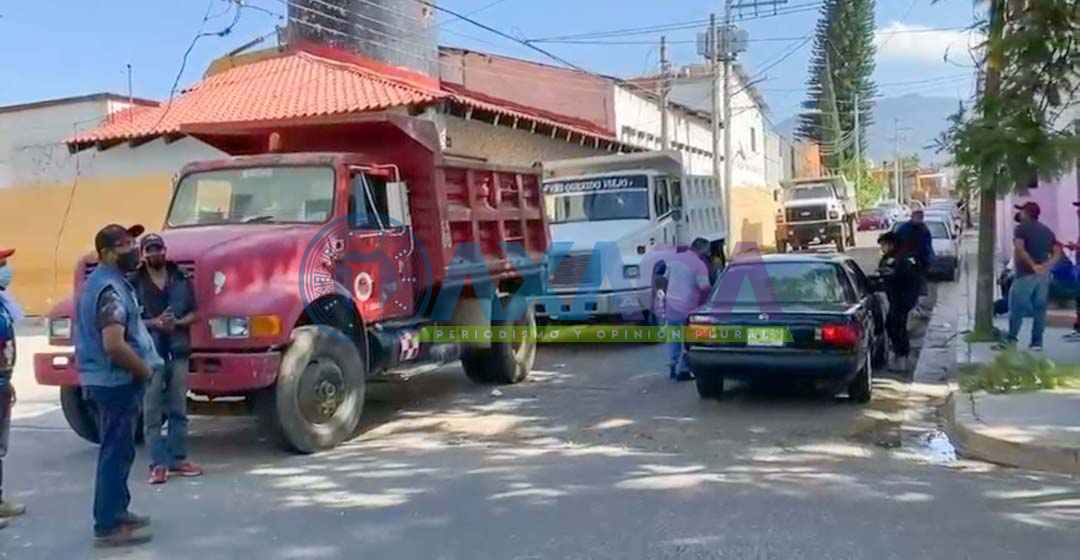 A balazos y pedradas se disputan obra en la Colonia Reforma, Oaxaca