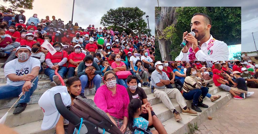 Ivan Reyes lleva acarreados de Oaxaca de Juárez a sus cierre de campaña en Etla