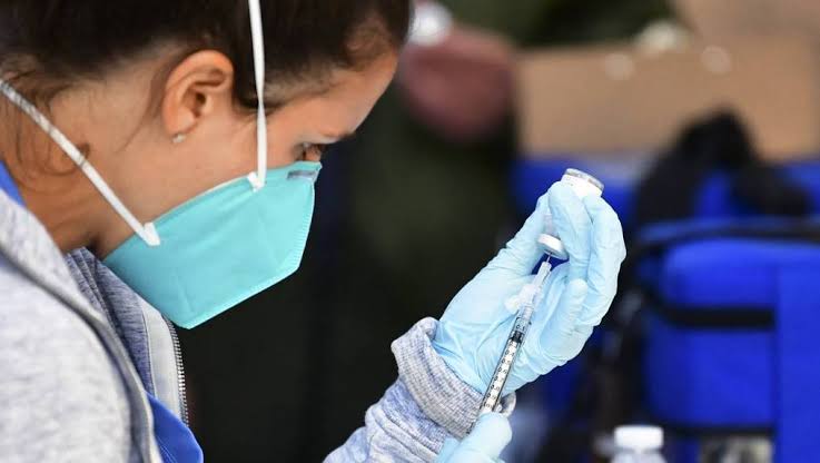 Vacuna Pfizer con eficacia de más del 96% contra riesgo de muerte por Covid-19