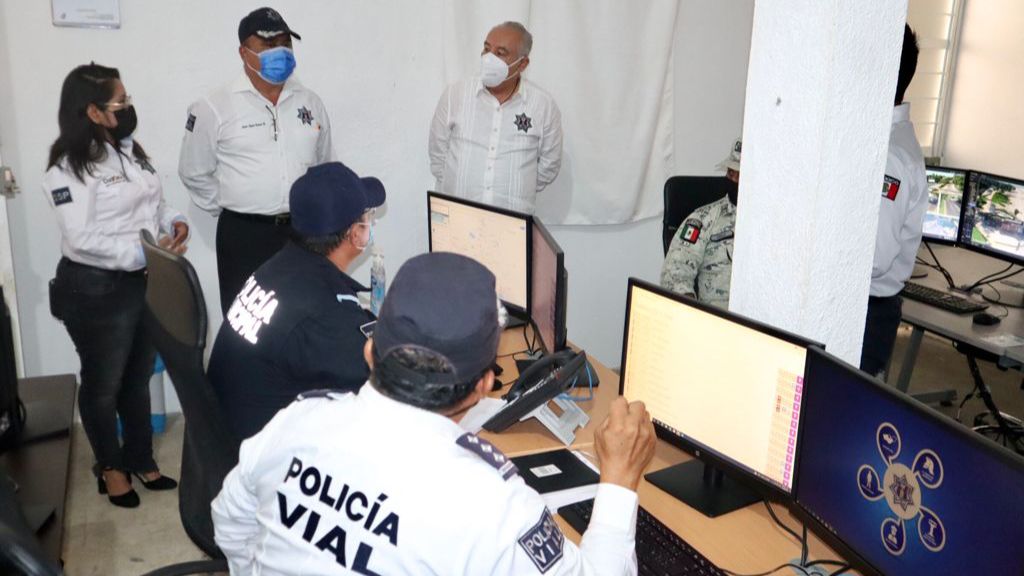 Fructífera visita del titular de la SSP a elementos de seguridad en Puerto Escondido