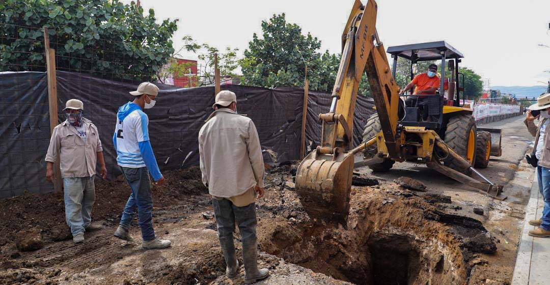 Atiende SAPAO asentamiento/socavón registrado en la Central de Abasto