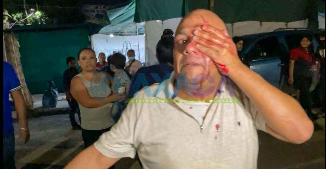 A balazos se enfrenta policía municipal con comerciantes de la Central de Abasto, Oaxaca