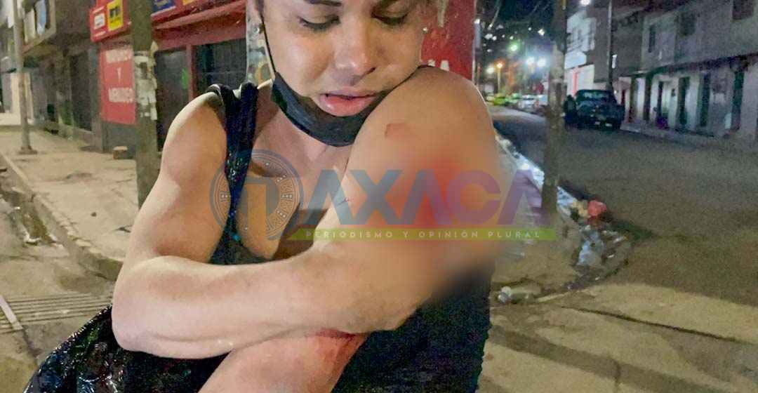 VIDEO: Atacan con arma blanca a mujer trans en el barrio del pueblito, Oaxaca