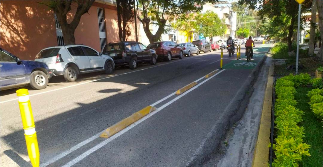 Implementan multas de hasta 13 mil pesos por invadir ciclovia en Oaxaca