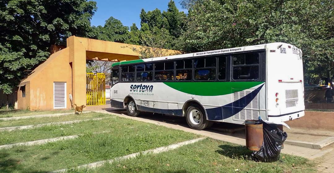 SECUABJO libera unidades retenidas al interior de CU, Oaxaca