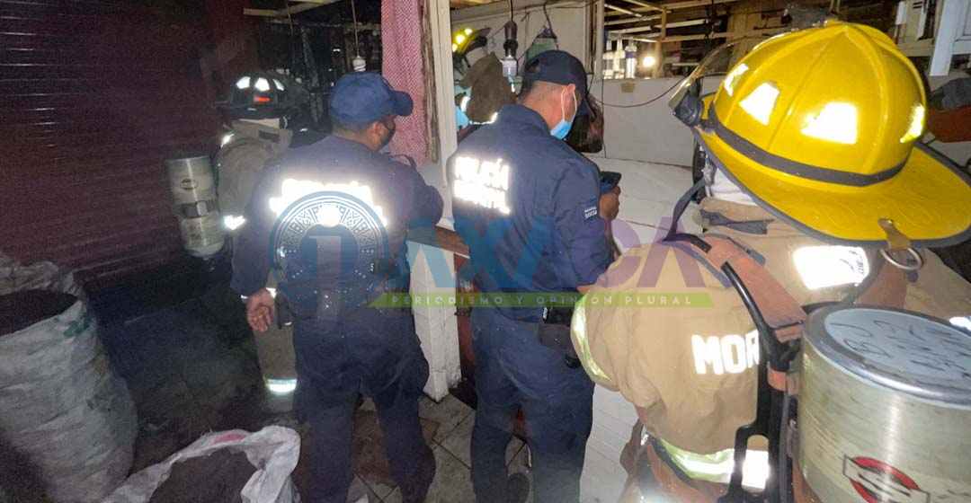 Video: Pánico genera incendio del puesto de carnes asadas “Chabelita” en la Central de Abasto, Oaxaca