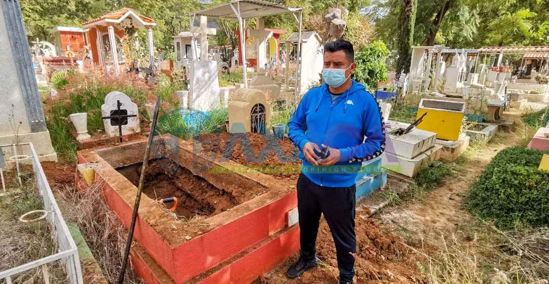 Autoridades de Huayápam denuncian adeudo millonario de ayuntamiento capitalino por panteón Jardín