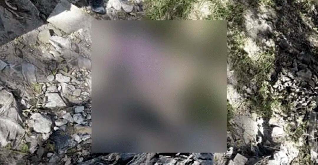 Dejan mensaje a mujer junto al cadáver de su hija menor de edad