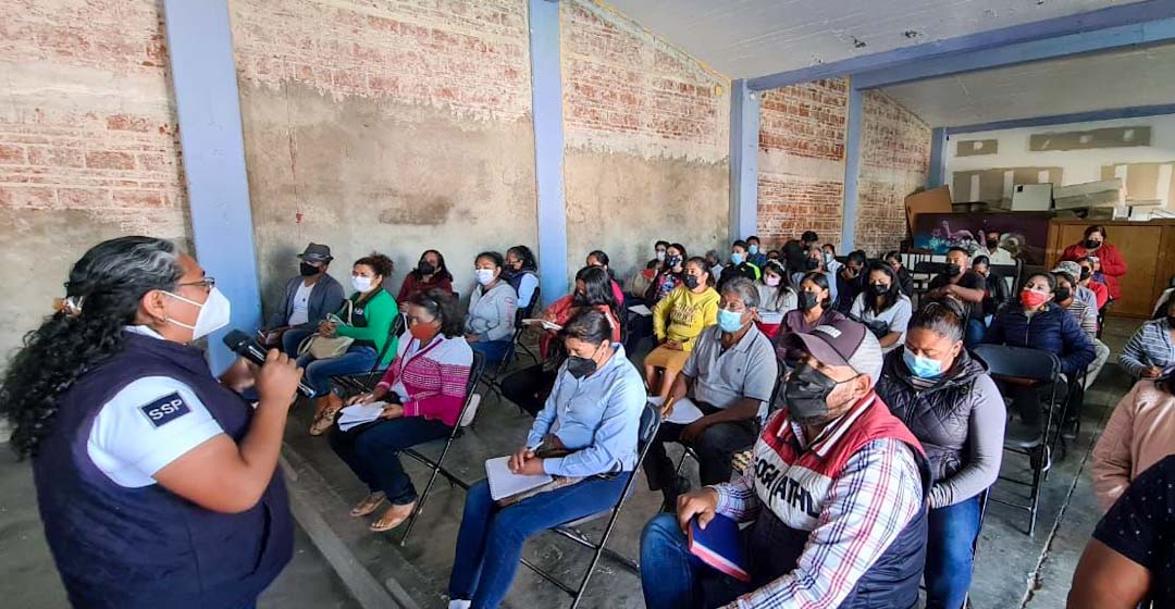 Capacitan a autoridades electas y escolares de Santiago Suchilquitongo, Oaxaca