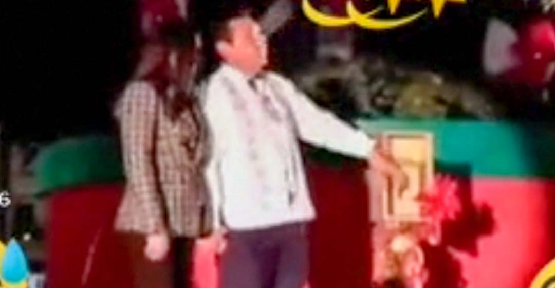 Alcalde de Matamoros se electrocuta al encender árbol navideño