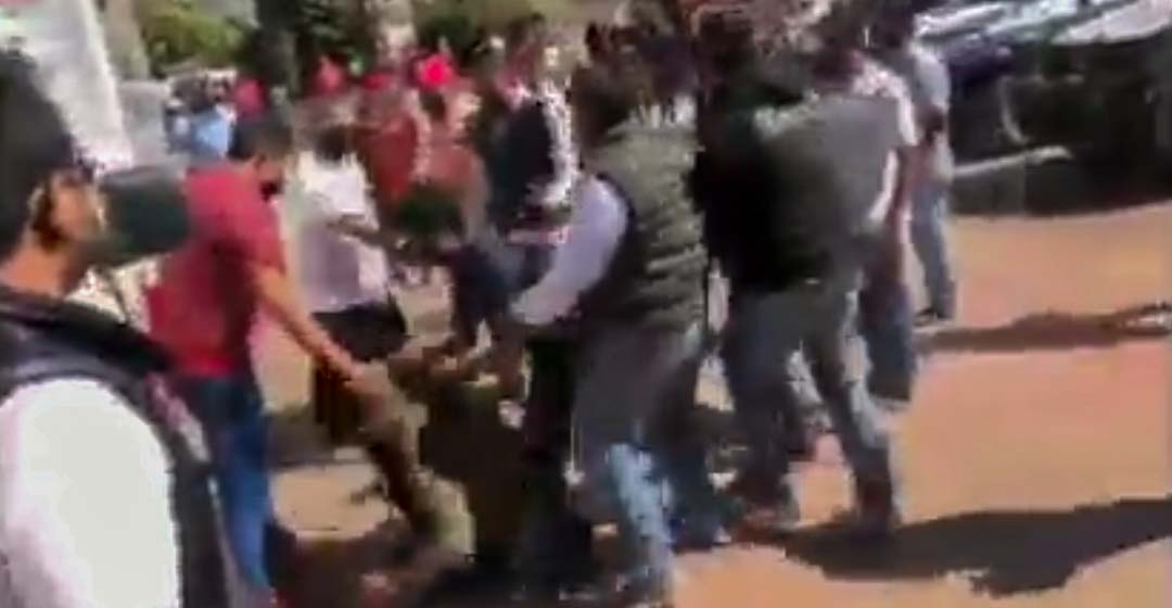 Agreden a regidores de San Jacinto Amilpas; culpan a la edil municipal Yolanda Santos