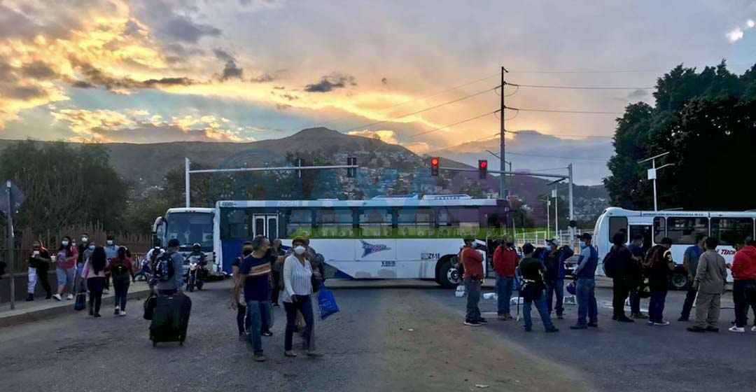 Ola de bloqueos en la capital cortesía de Oswaldo García Jarquín; adeuda aguinaldos a trabajadores