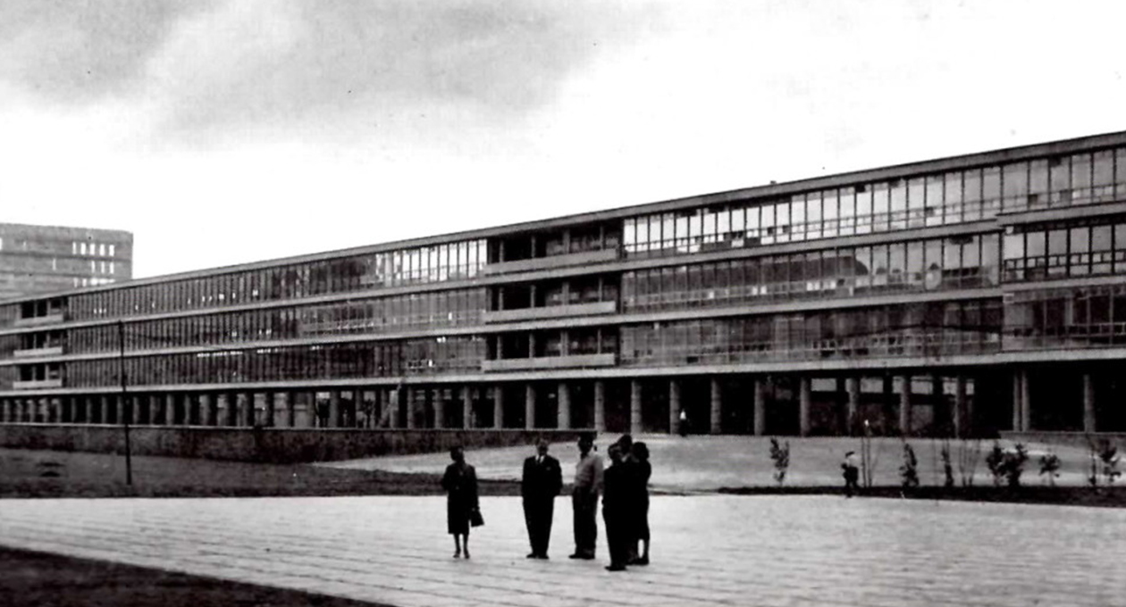 A un condiscípulo de la Facultad de Economía de la, UNAM