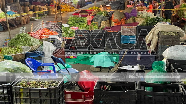 VIDEO: Pierde la vida comerciante al recibir disparo; jugaba con su patrón el arma de fuego