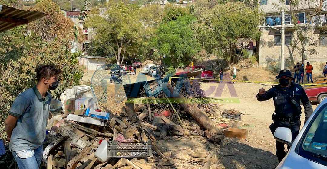 VIDEO: Hallan embolsada a mujer en Santa Rosa, Oaxaca