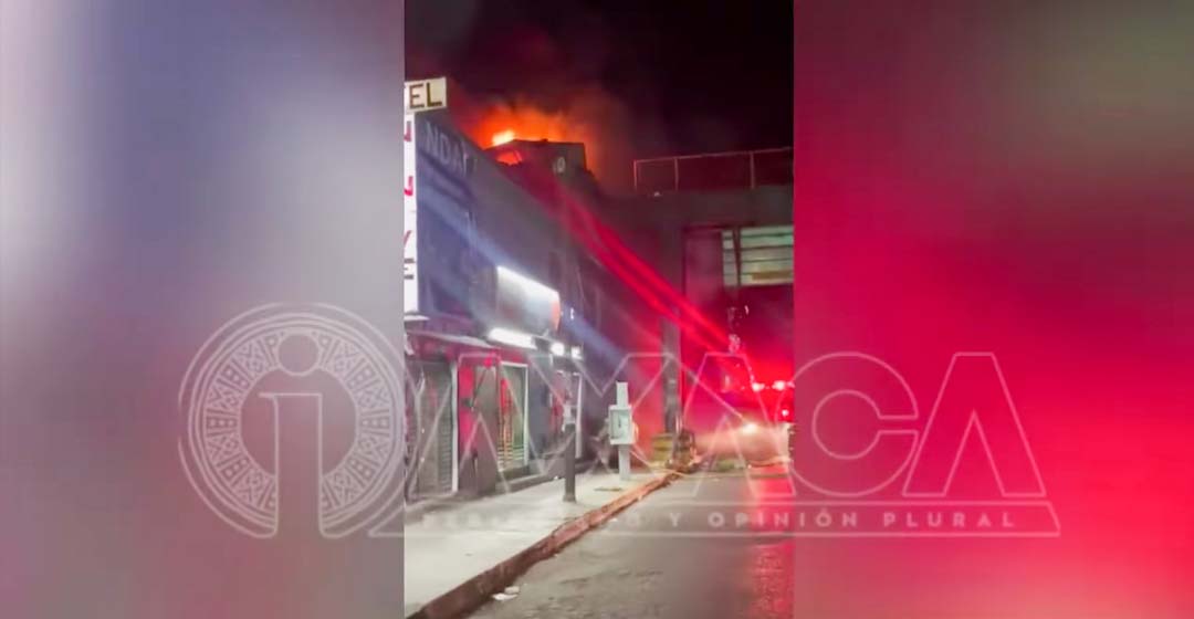 VIDEO: Un quemado y pérdidas millonarias saldo de incendio en tienda de la Central de Abasto, Oaxaca