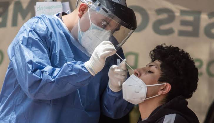 En plena alza de contagios, Oaxaca se queda sin pruebas para Covid-19