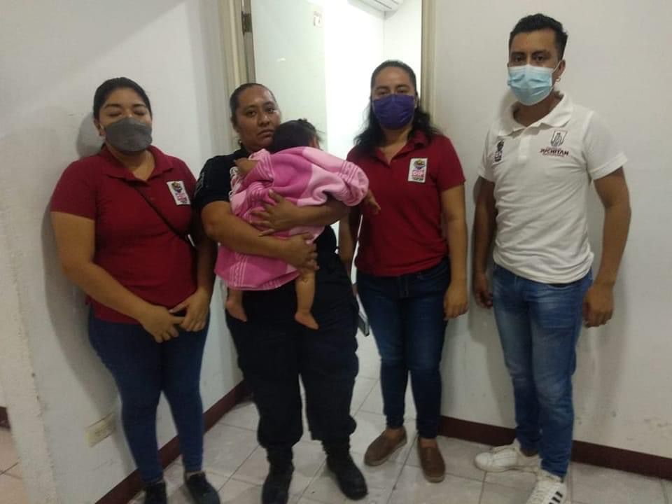 La menor a la que dejaron con vida los sicarios quedó a disposición del DIF de Juchitán, Oaxaca