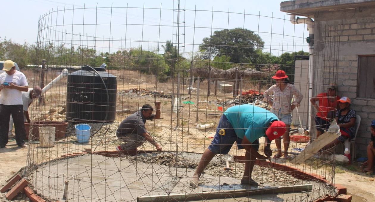 En San Francisco Cozoaltepec se capacitan para construir cisternas captadoras de agua de lluvia  