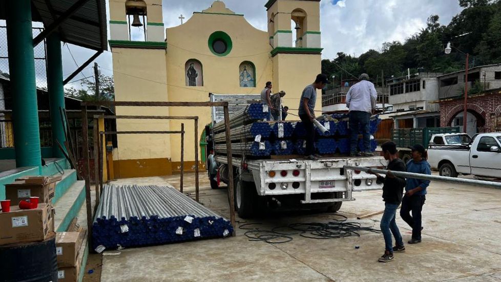 Trabaja Coatlán para abastecer de agua a la población