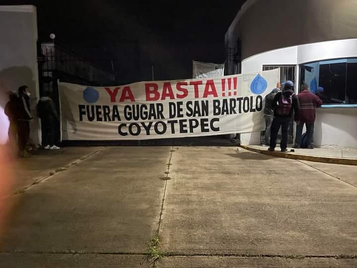 VIDEO: Comunidad de San Bartolo Coyotepec recupera tierras que ocupaba empresa refresquera