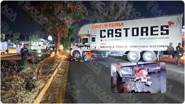 FOTOS: Trágico accidente de motociclista y acompañante, se impactan contra tráiler