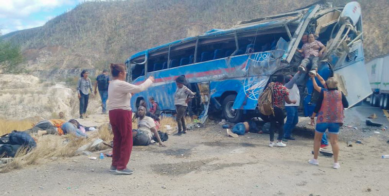 FOTOS: Mortal accidente en la autopista Oaxaca-Cuacnopalan, 10 fallecidos en el lugar