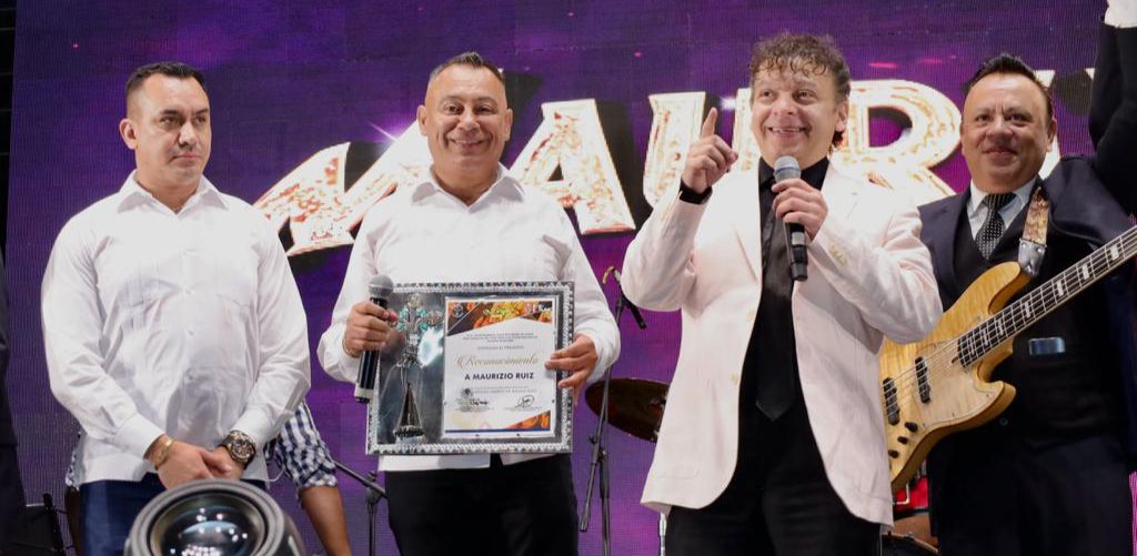 Xoxo canta con el corazón en el 4o. Martes de Brujas 2023