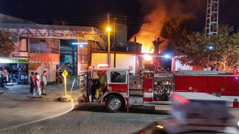 VIDEO: Incendio en casa de Santa Lucía del Camino