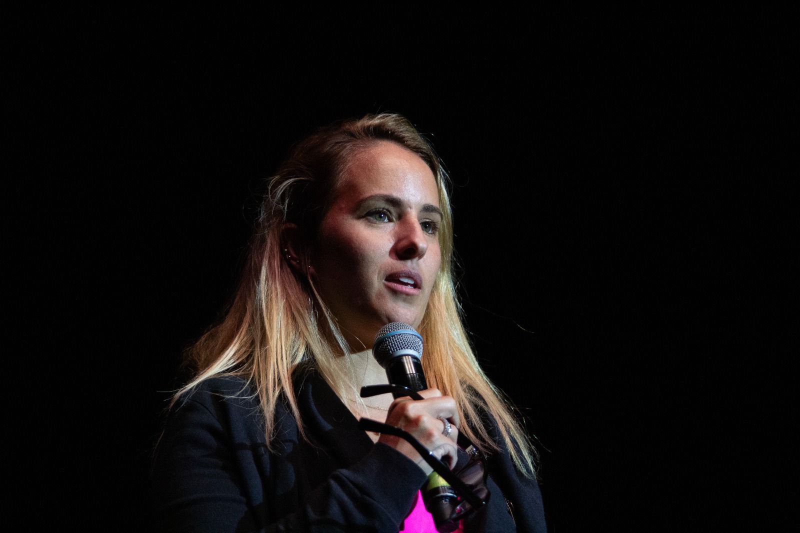 Reinserta celebra su evento anual de recaudación con show de standup