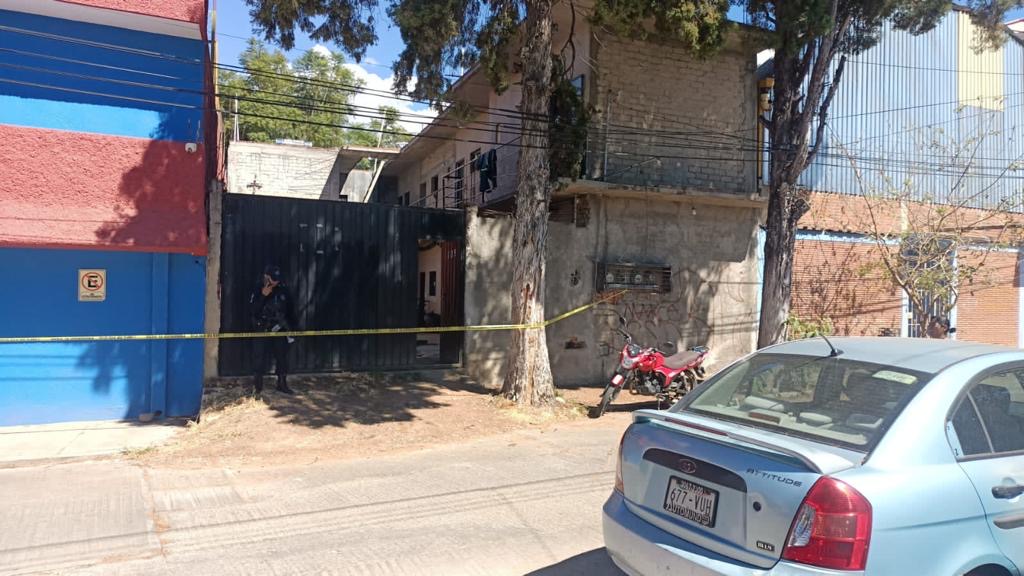 Trágica noche de borrachera entre amigos en Oaxaca, entre dos le enterraron tijera a víctima