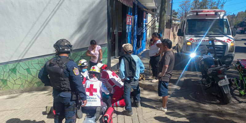 VIDEO: Segunda ejecución del día ahora en Oaxaca capital de dos impactas acaban con la vida de un hombre en la colonia Aurora