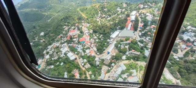 Despliegan operativos aéreos en la Sierra Sur para reforzar vigilancia y búsqueda de persona desaparecida