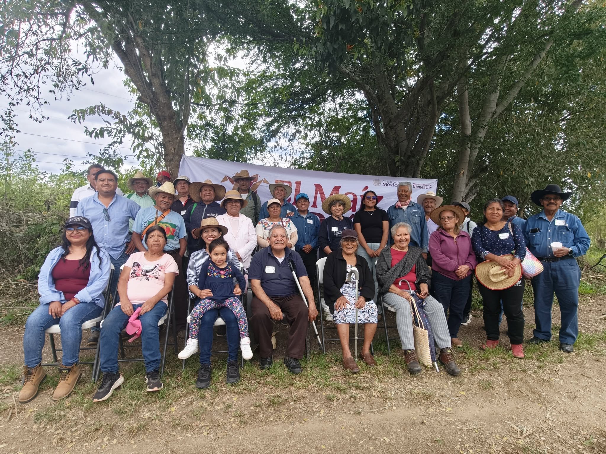 Intercambian saberes sobre la milpa en encuentro campesino de El Maíz es la Raíz en San Andrés Zautla