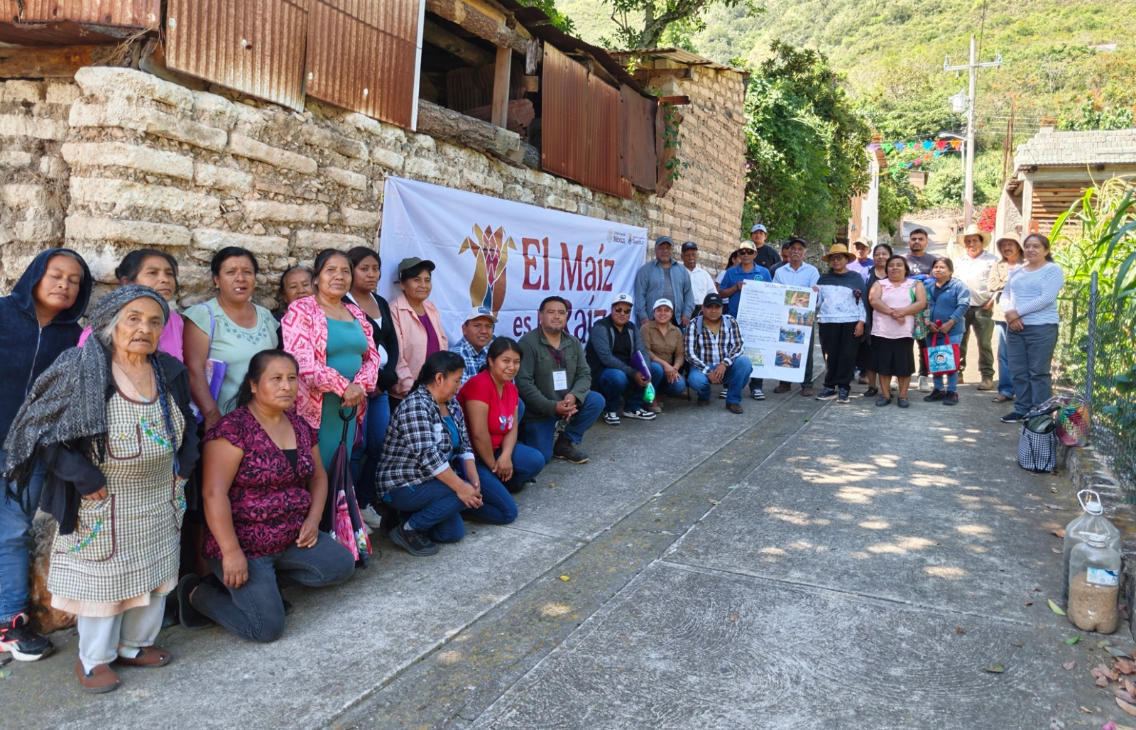 Campesinos de San Miguel del Río fortalecen conservación de maíces nativos