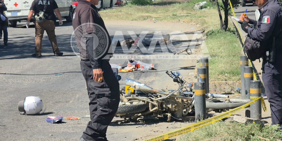 VIDEO: Identifican a motociclista atropellado por trailer en el periférico de Oaxaca; era trabajador del limpia del municipio