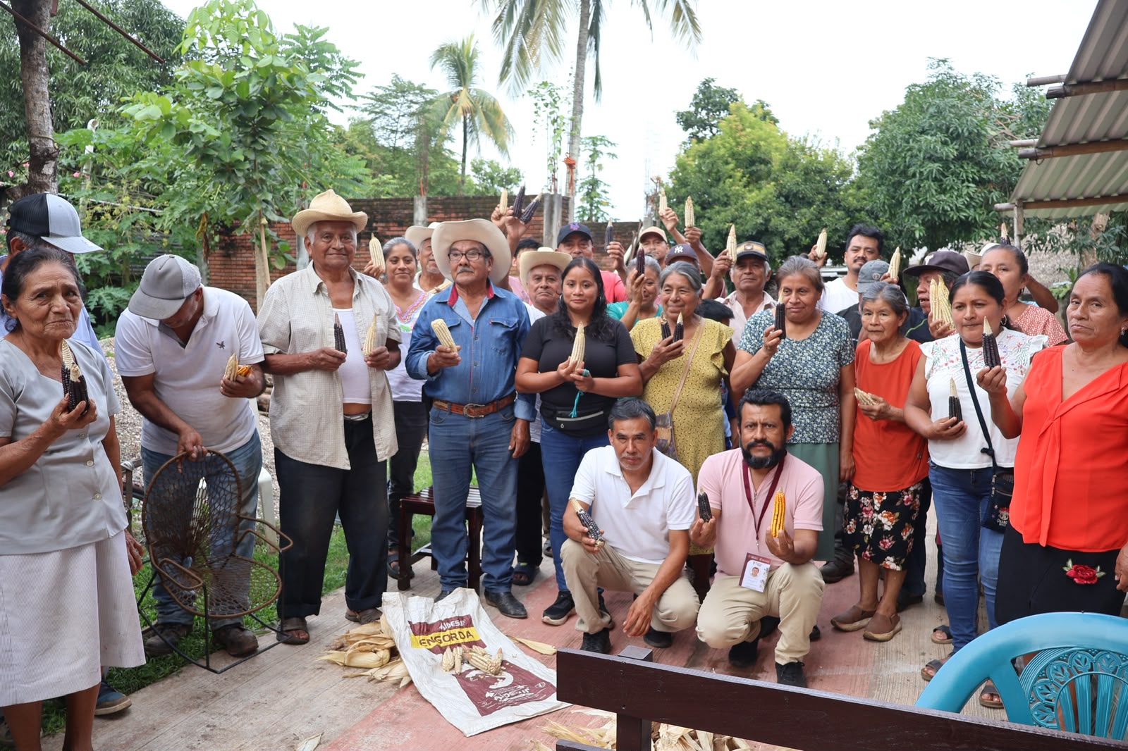 Campesinos de Santa Fe fortalecen sus conocimientos en maíz Campesinos de Santa Fe fortalecen sus conocimientos en maíz