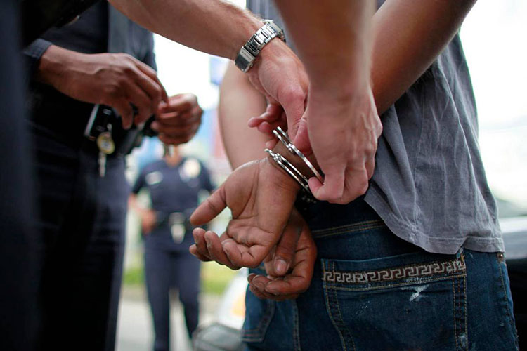 Cateo en Juchitán deja armas y 158 kilos de droga